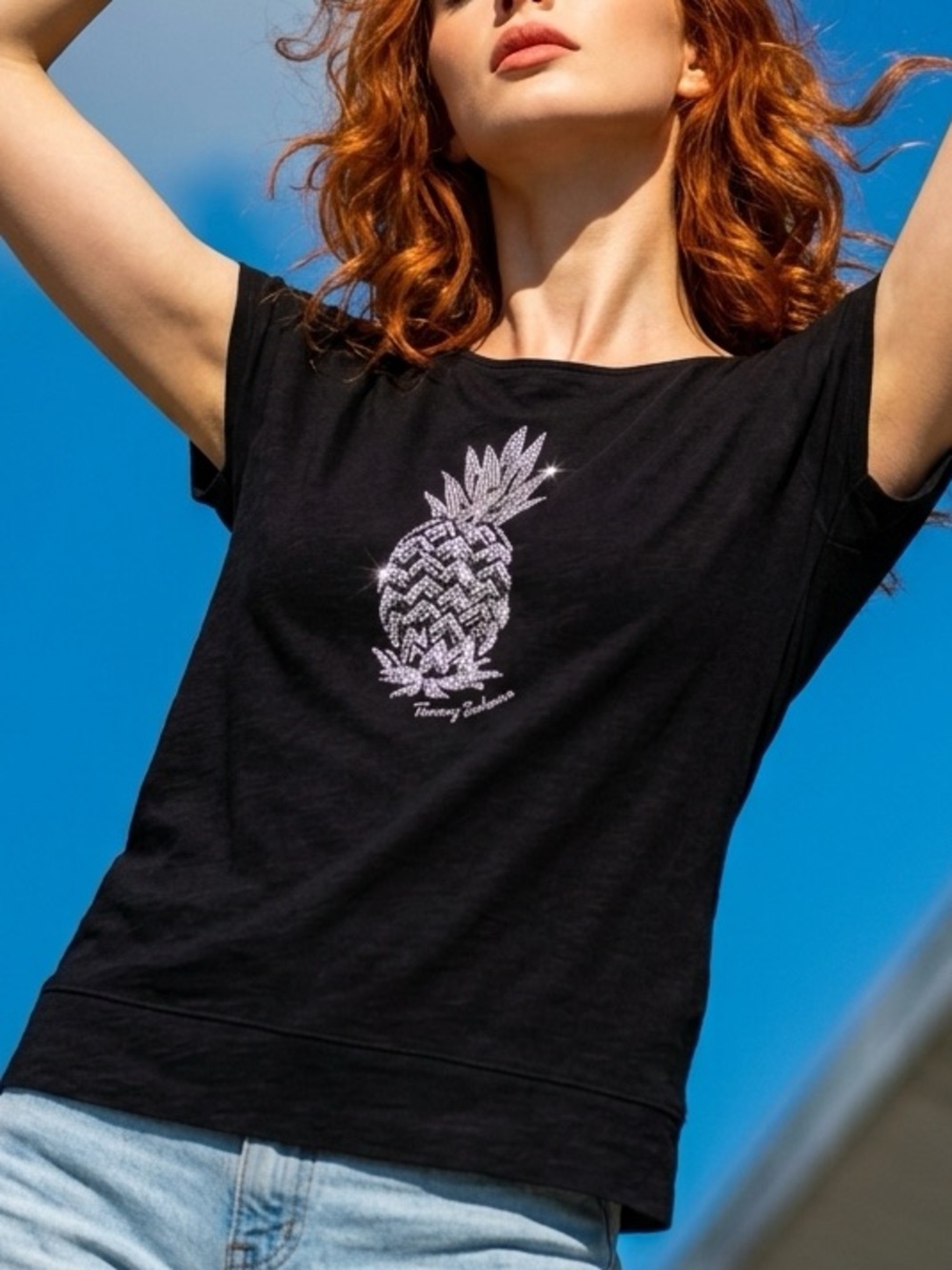 Tommy Bahama Black Tee Graphic Silver Pineapple Women's Top short Sleeves Sz S